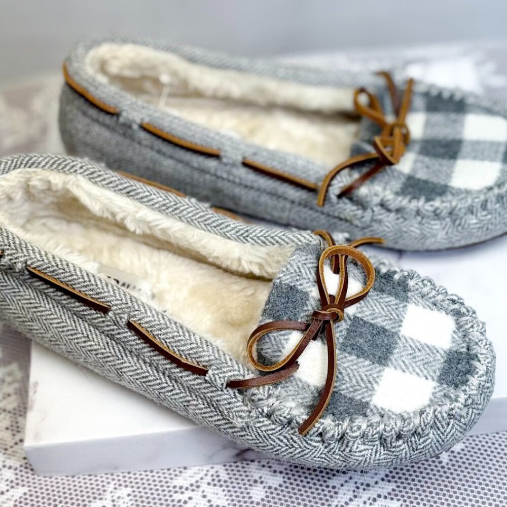 Minnetonka Cozy Wool Slippers Grey Herringbone Faux Fur Lining Slip On Shoe